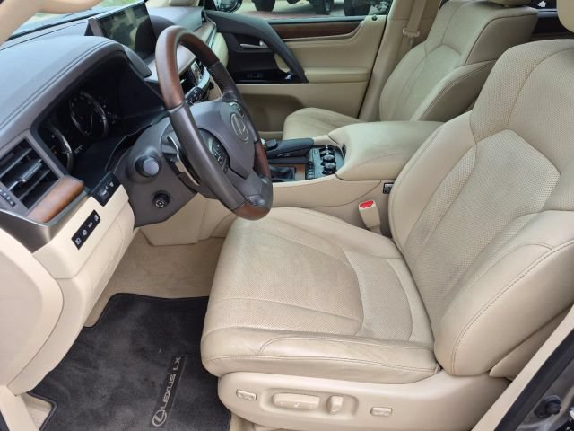 Used 2020 Lexus LX 570 4WD w/ Luxury Package image 8