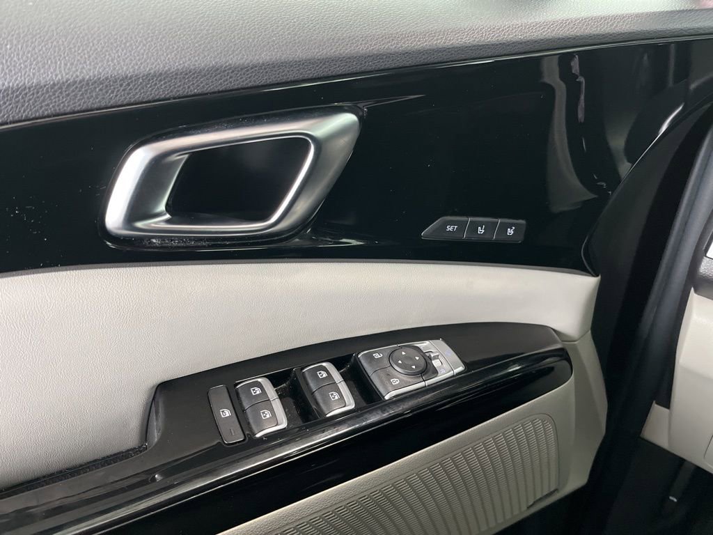 Used 2022 Kia Carnival SX Prestige FWD image 6