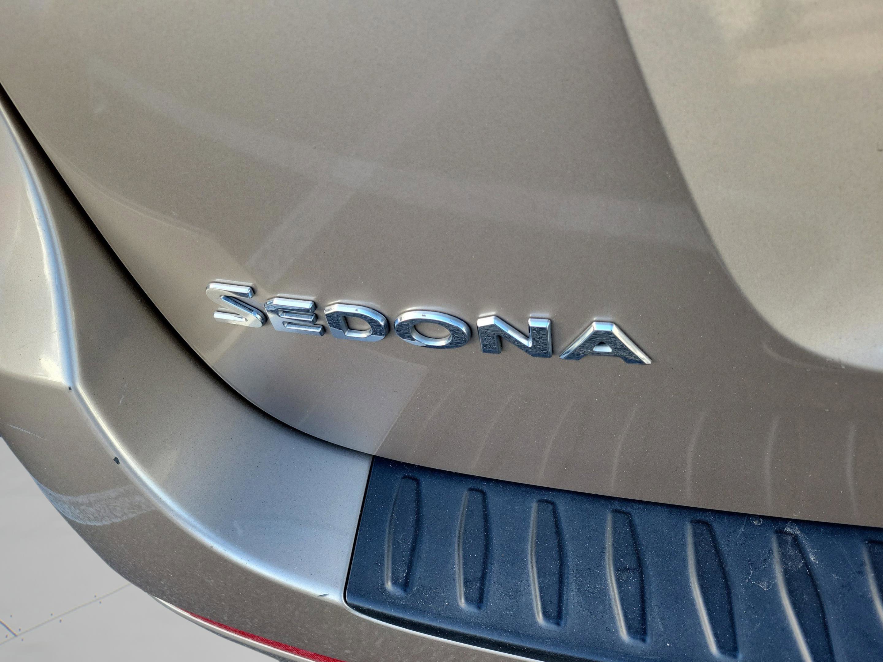 Used 2016 Kia Sedona LX w/ LX Convenience Package image 22