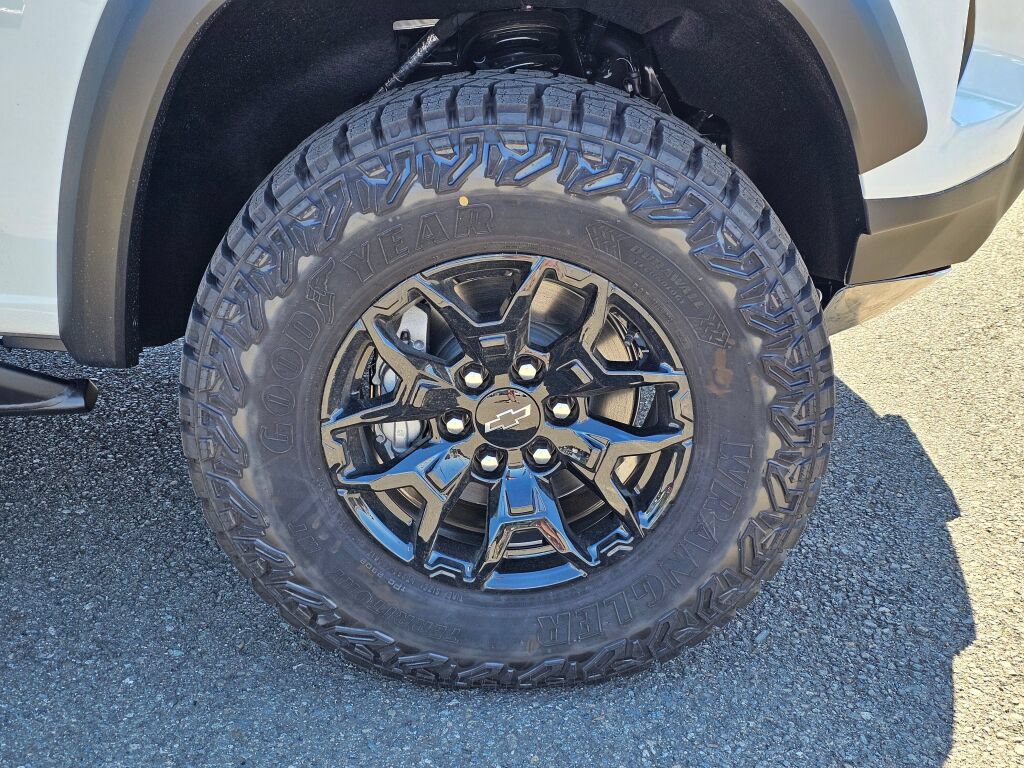 New 2026 Chevrolet Colorado ZR2 w/ Midnight Edition AWD/4WD image 33