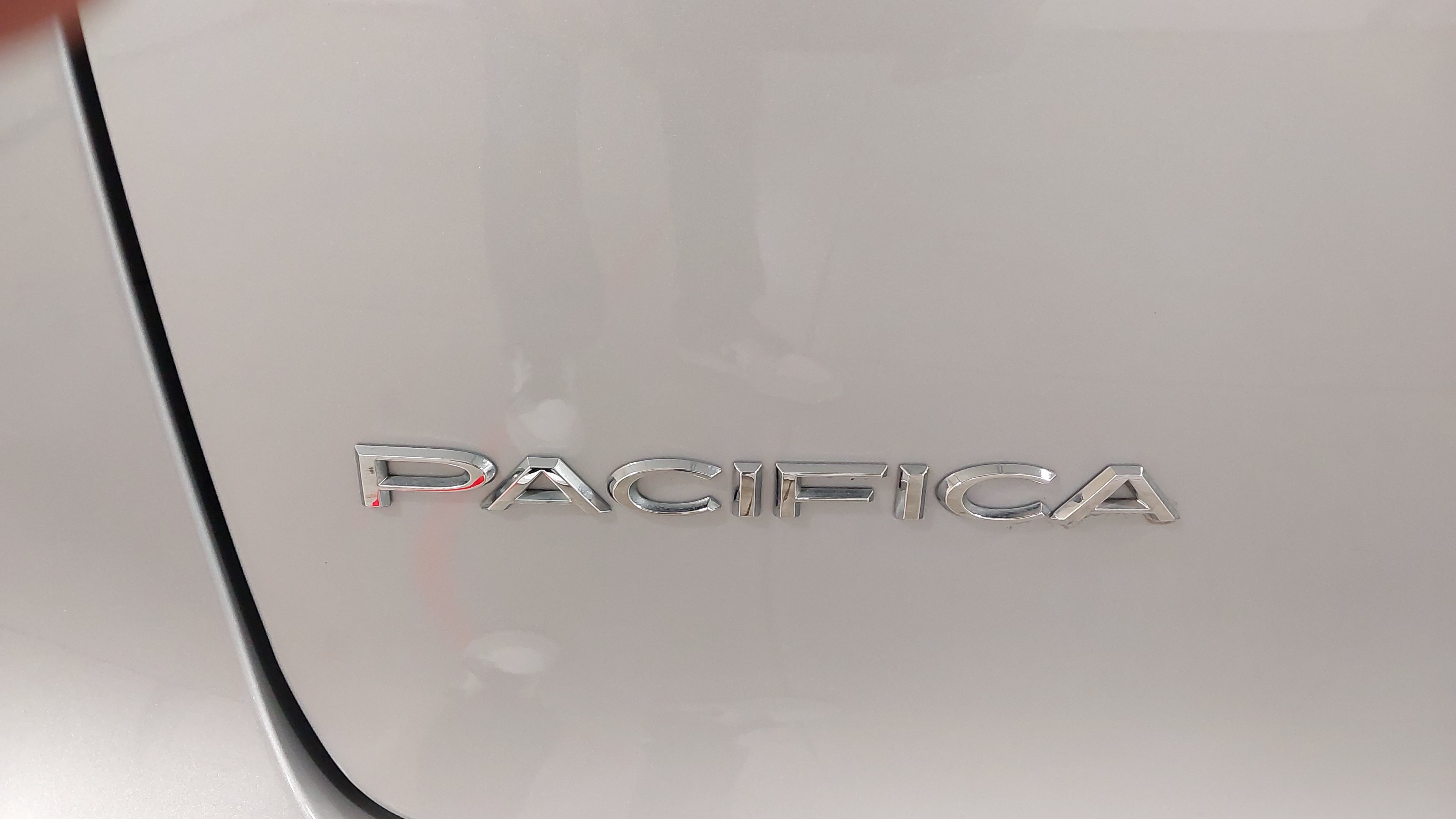 Used 2024 Chrysler Pacifica Touring-L FWD image 32