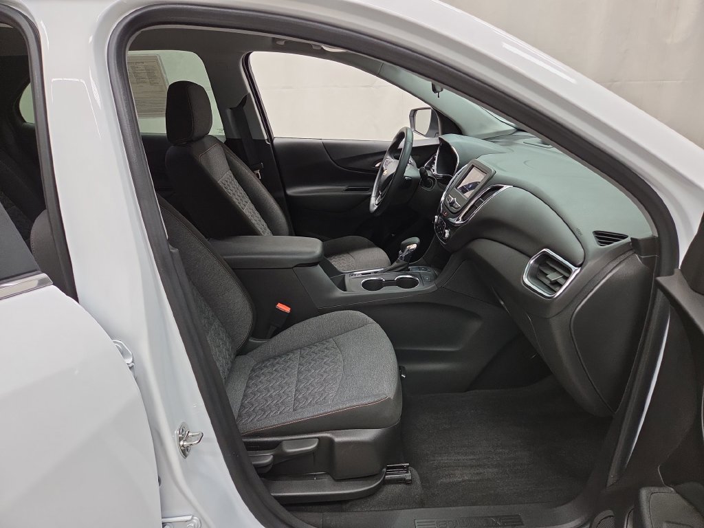 Used 2024 Chevrolet Equinox LT AWD/4WD image 12