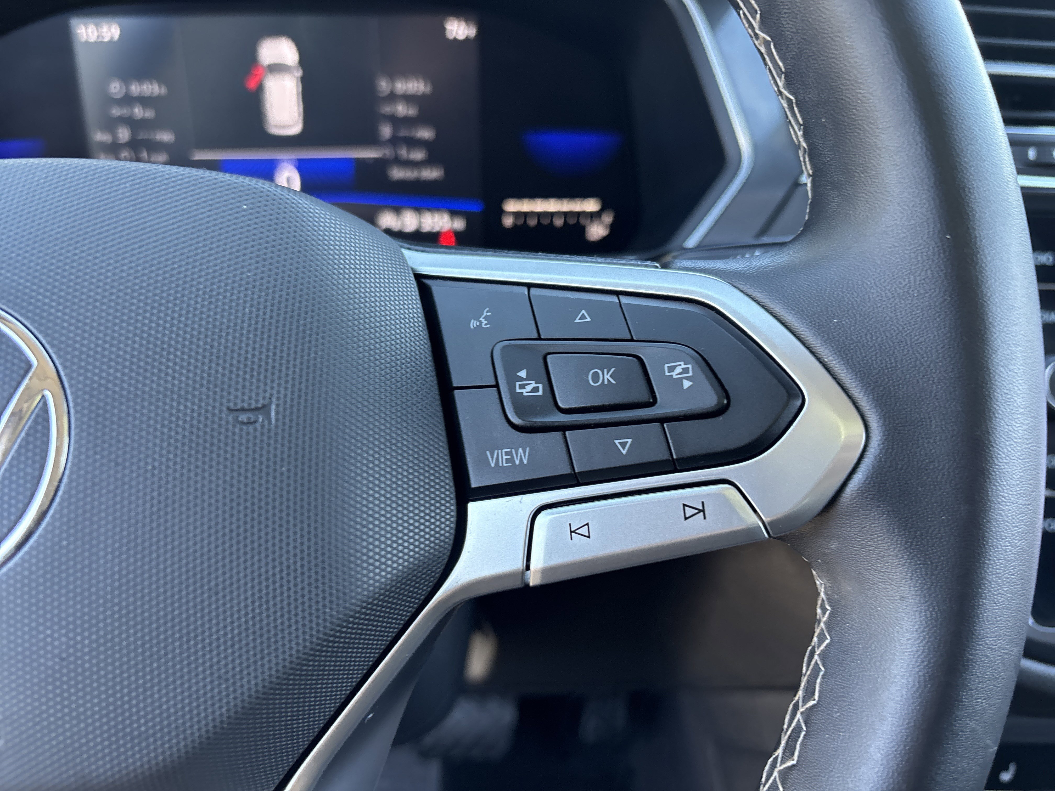 Used 2022 Volkswagen Tiguan SE image 28