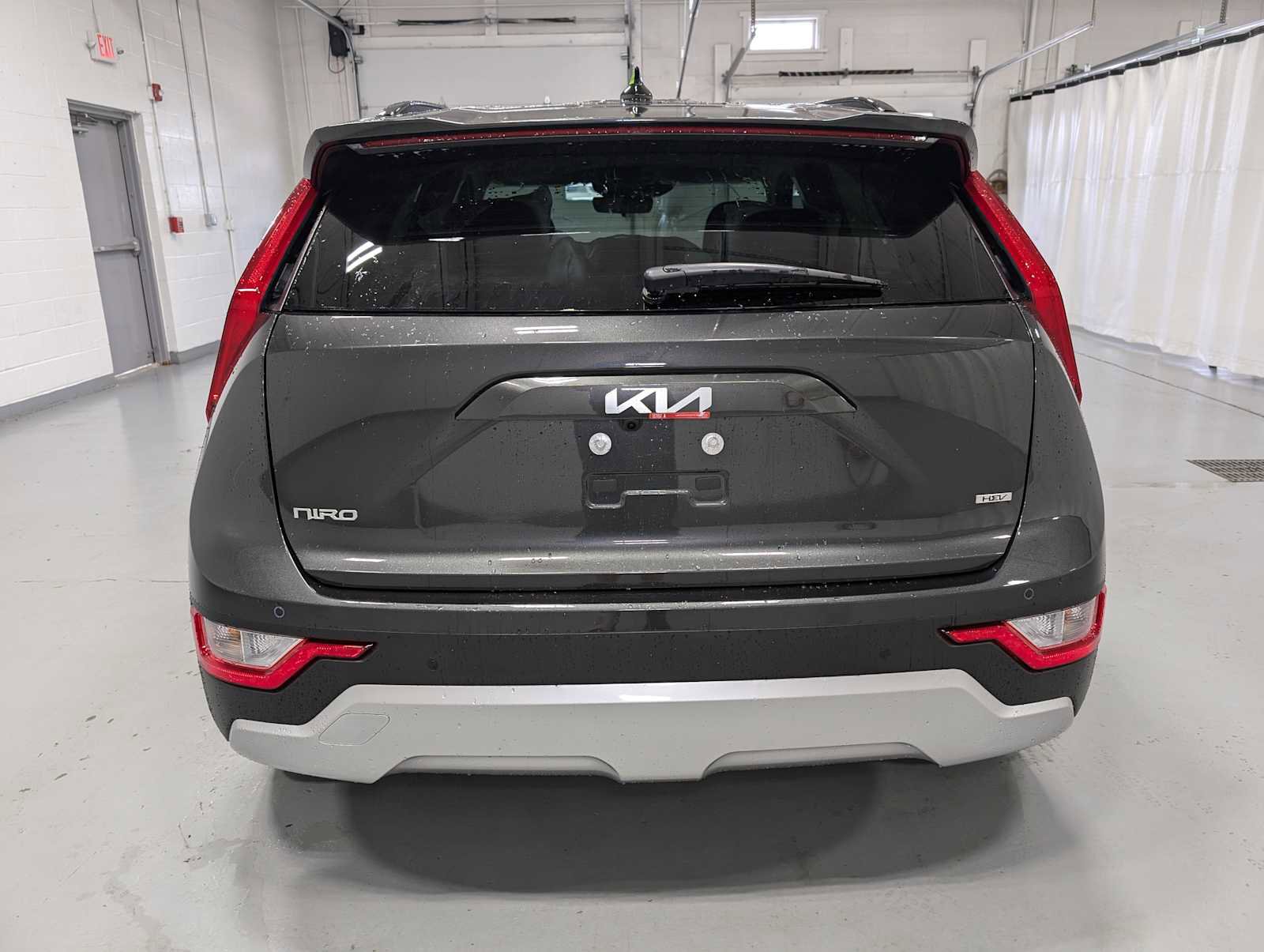 New 2025 Kia Niro EX image 9