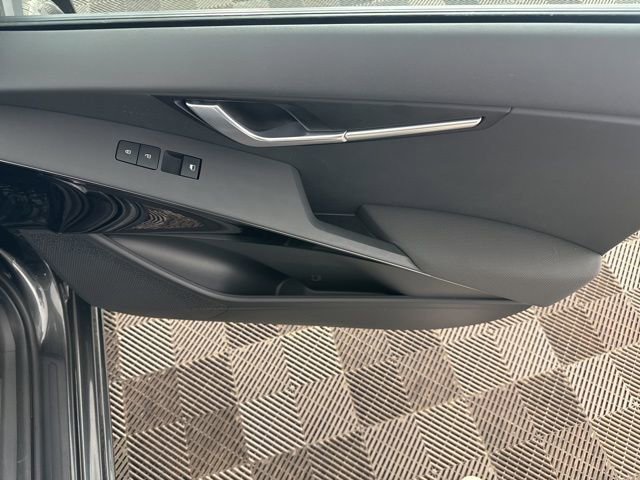 Certified 2025 Kia Niro EX image 21