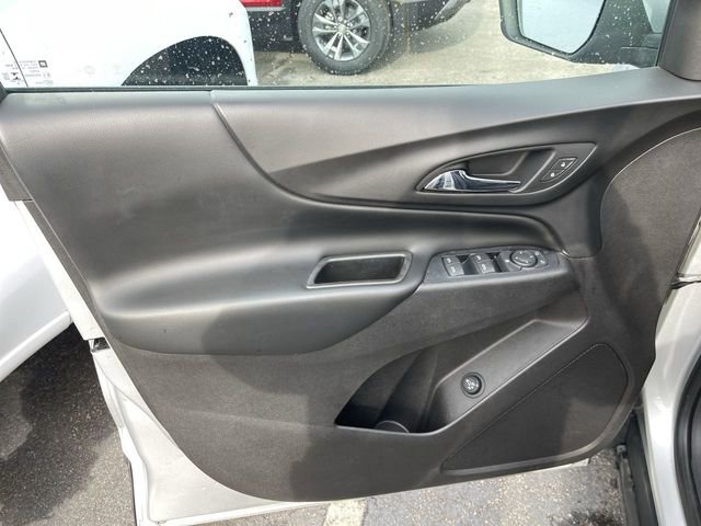 Used 2018 Chevrolet Equinox LT image 3