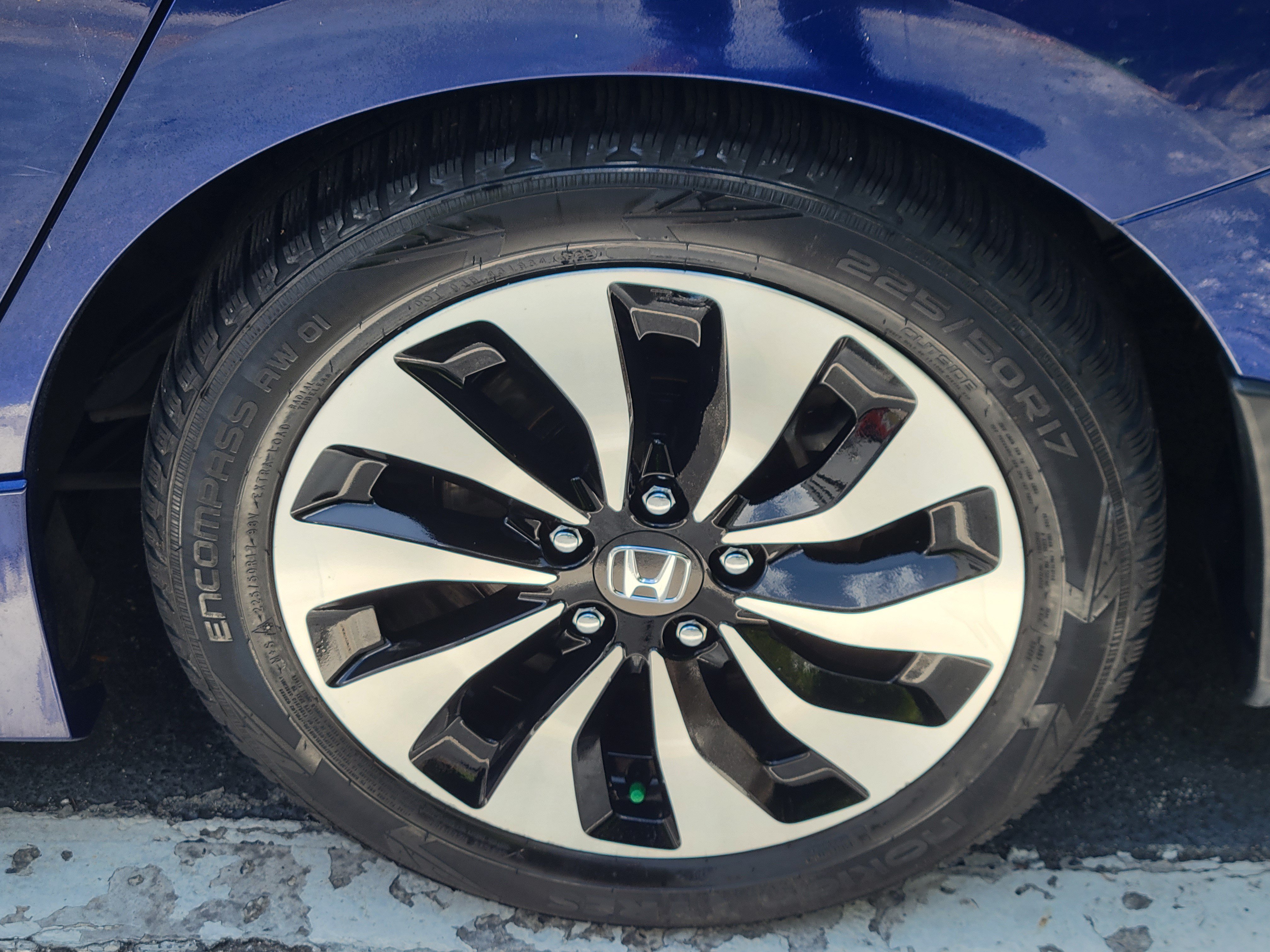 Used 2017 Honda Accord Touring image 5