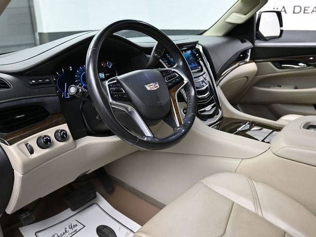 Used 2019 Cadillac Escalade Luxury AWD/4WD image 14
