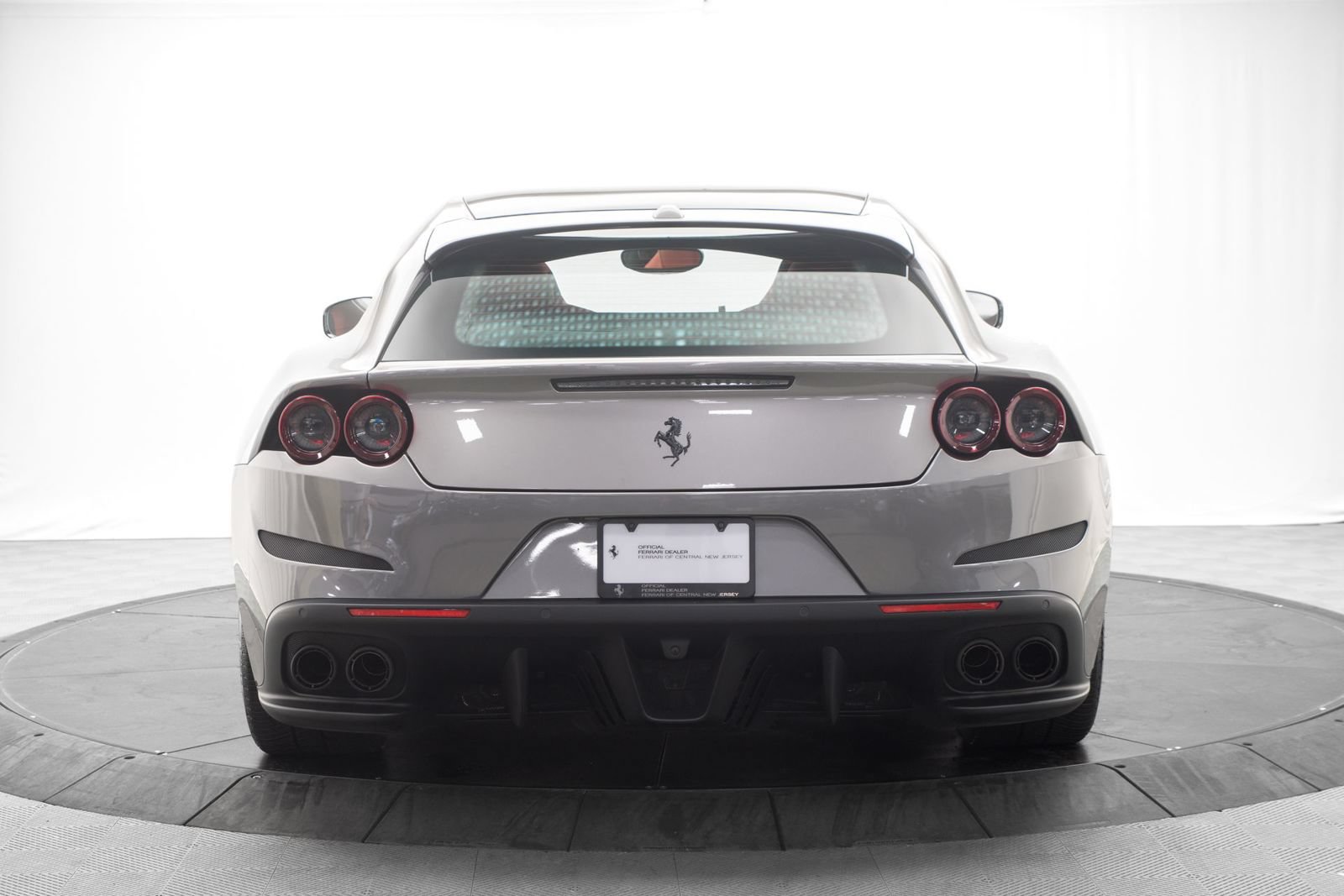Used 2018 Ferrari GTC4Lusso AWD/4WD image 4