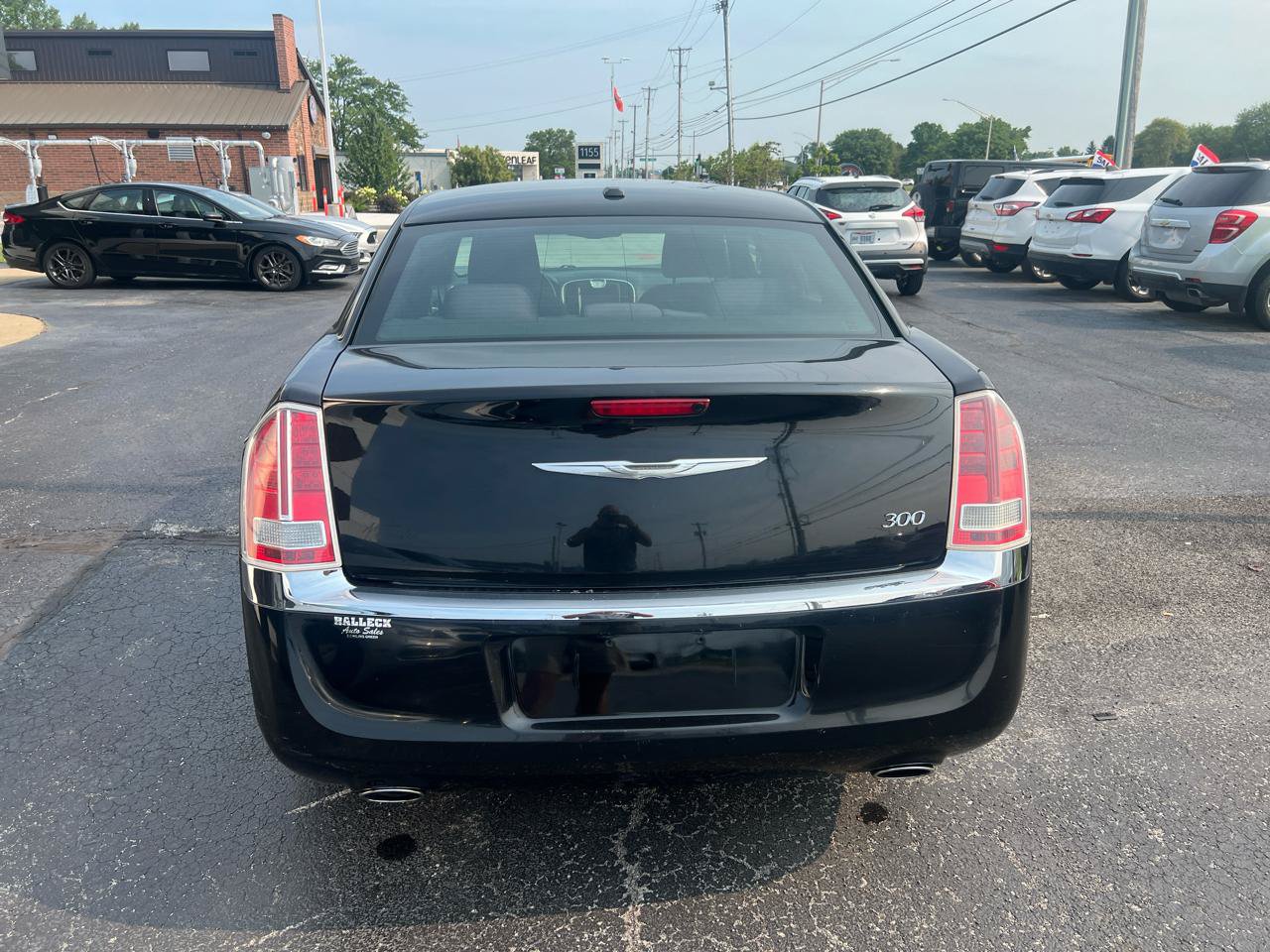 Used 2013 Chrysler 300 Touring RWD image 4