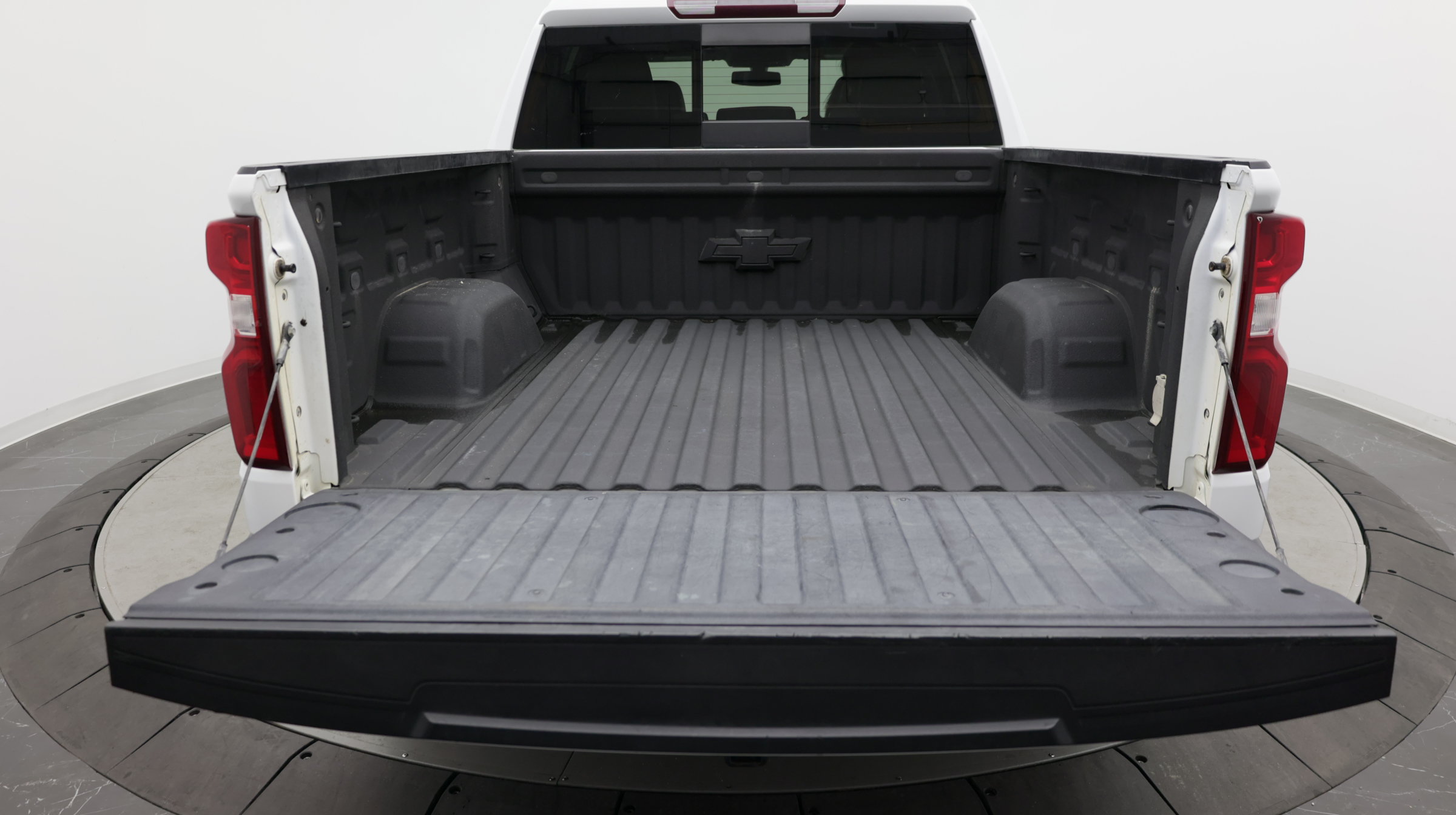 Used 2022 Chevrolet Silverado 1500 LTZ w/ LTZ Convenience Package II AWD/4WD image 33