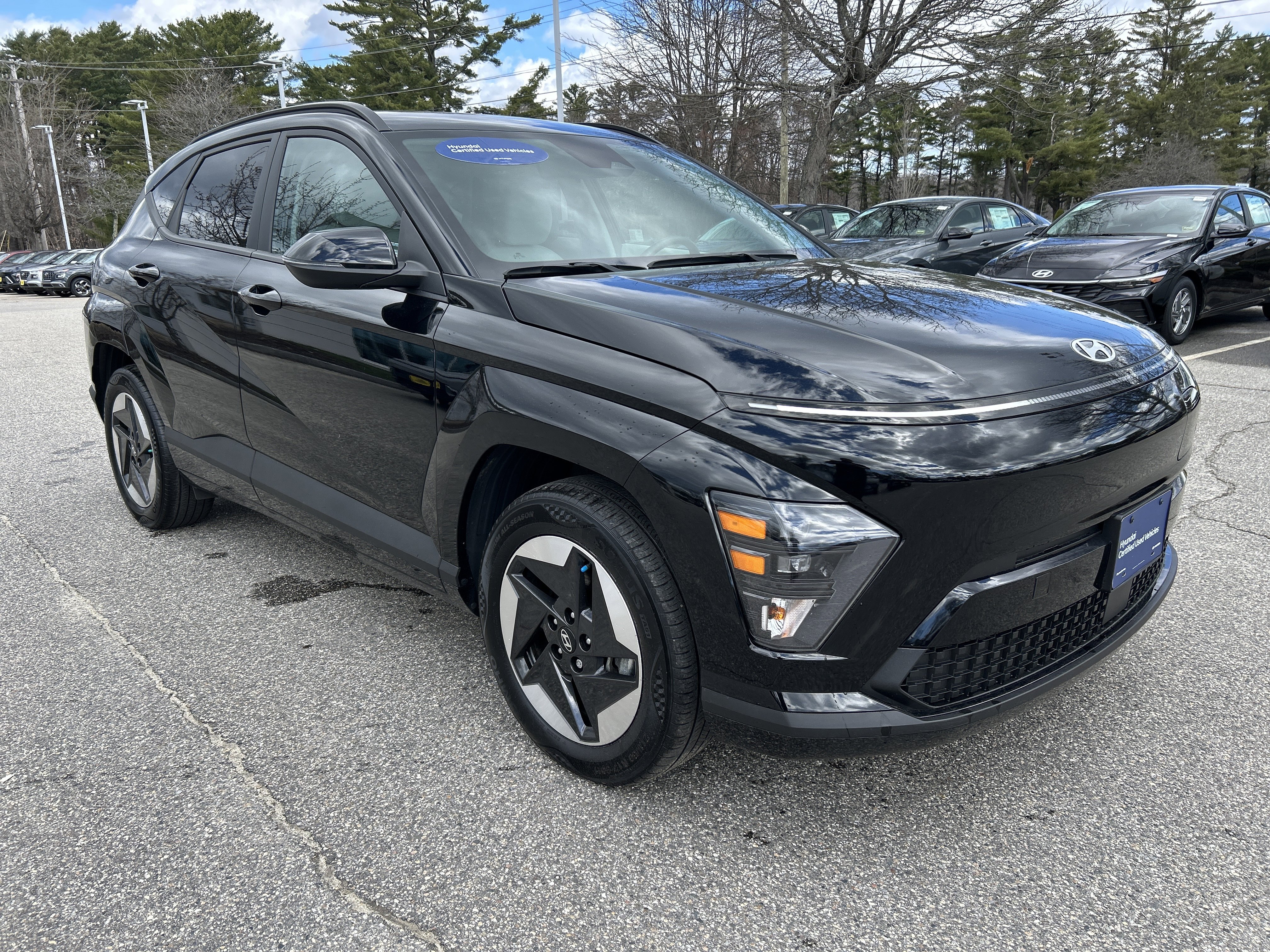 Used 2024 Hyundai Kona SEL FWD image 3