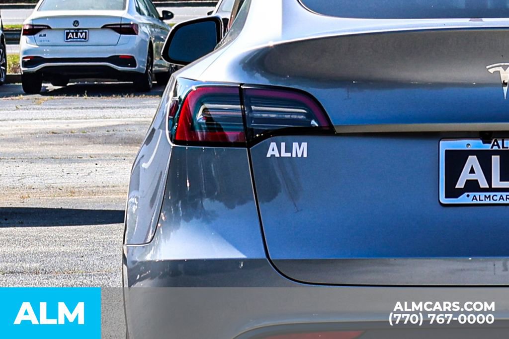 Used 2025 Tesla Model Y Long Range image 13