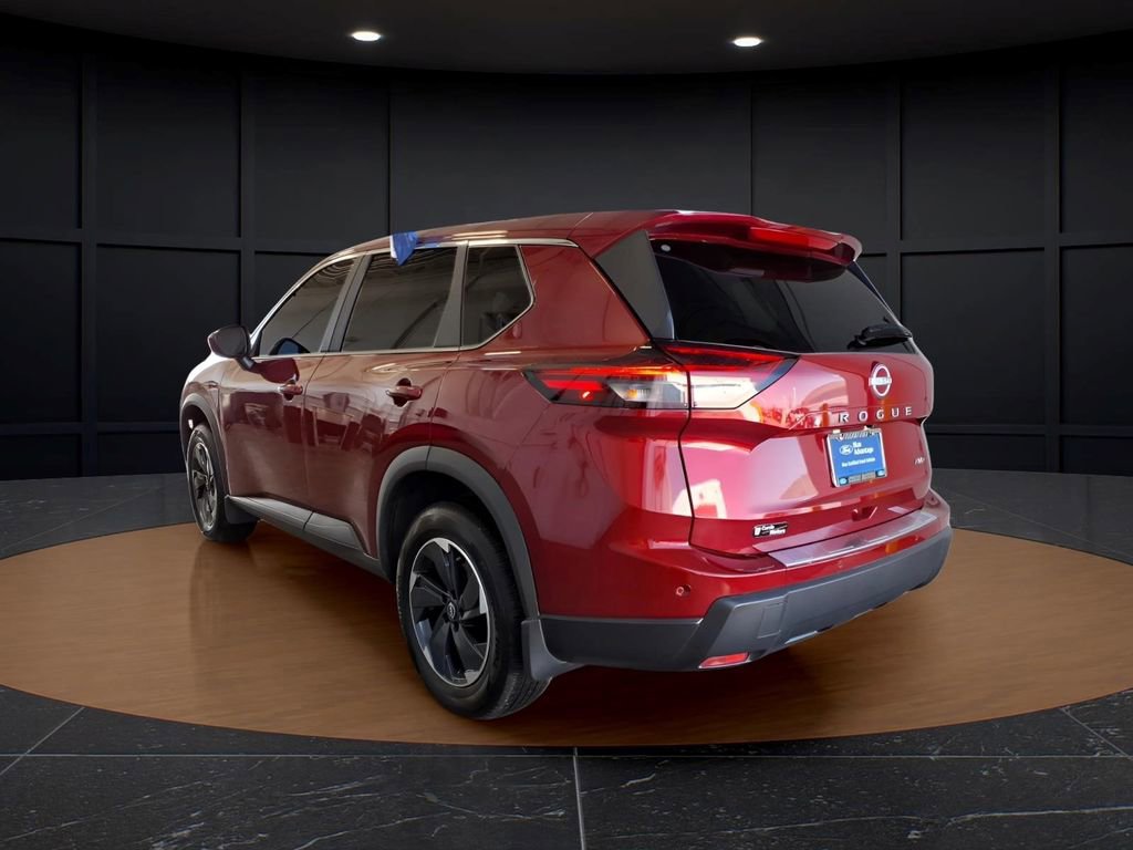 Used 2026 Nissan Rogue SV w/ Cold Weather Package AWD/4WD image 4