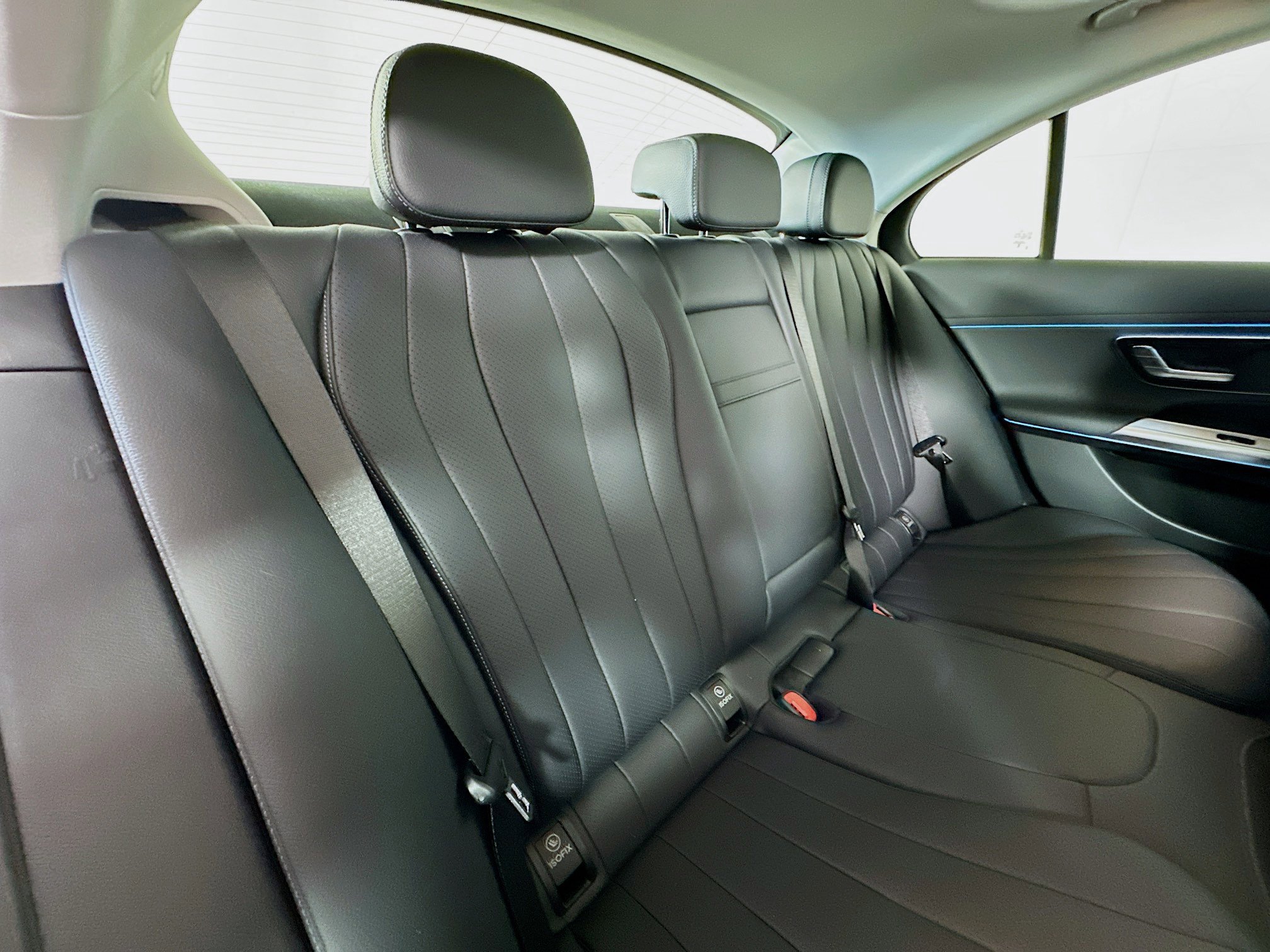 New 2025 Mercedes-Benz E 450 4MATIC Sedan image 26