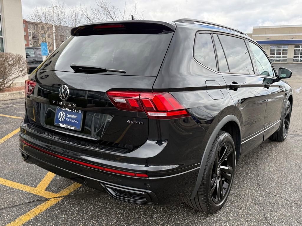 Used 2023 Volkswagen Tiguan SE R-Line AWD/4WD image 3