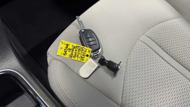 Used 2018 Hyundai Sonata SE FWD image 24