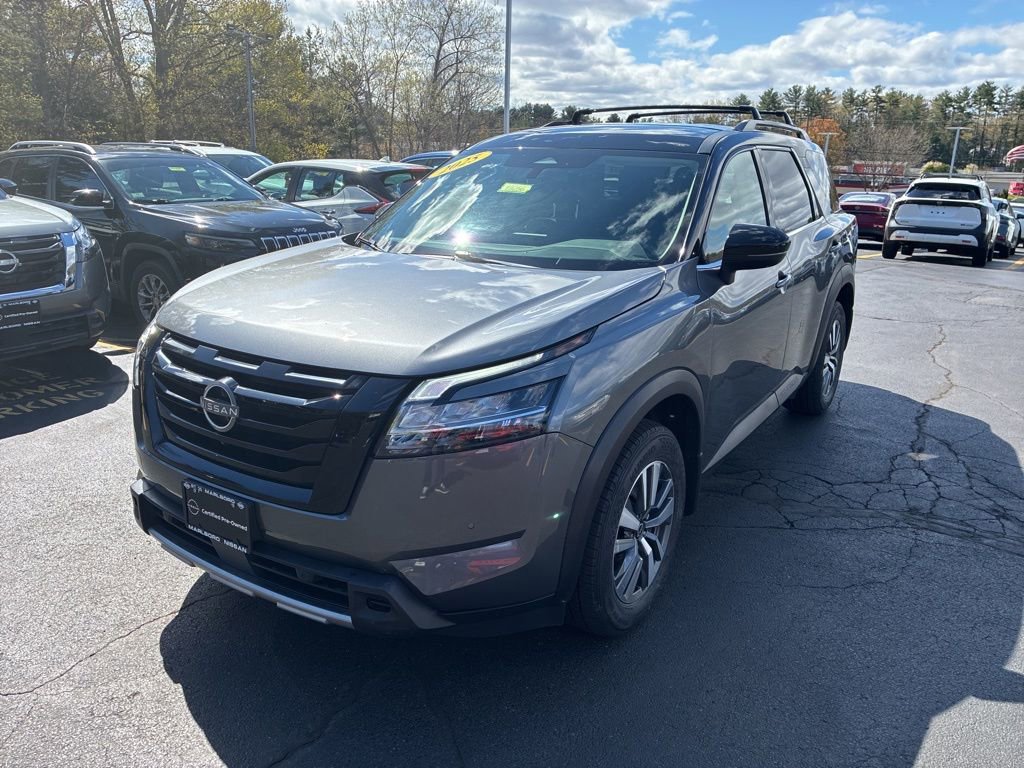 Certified 2023 Nissan Pathfinder SL w/ Black Appearance Package AWD/4WD image 3