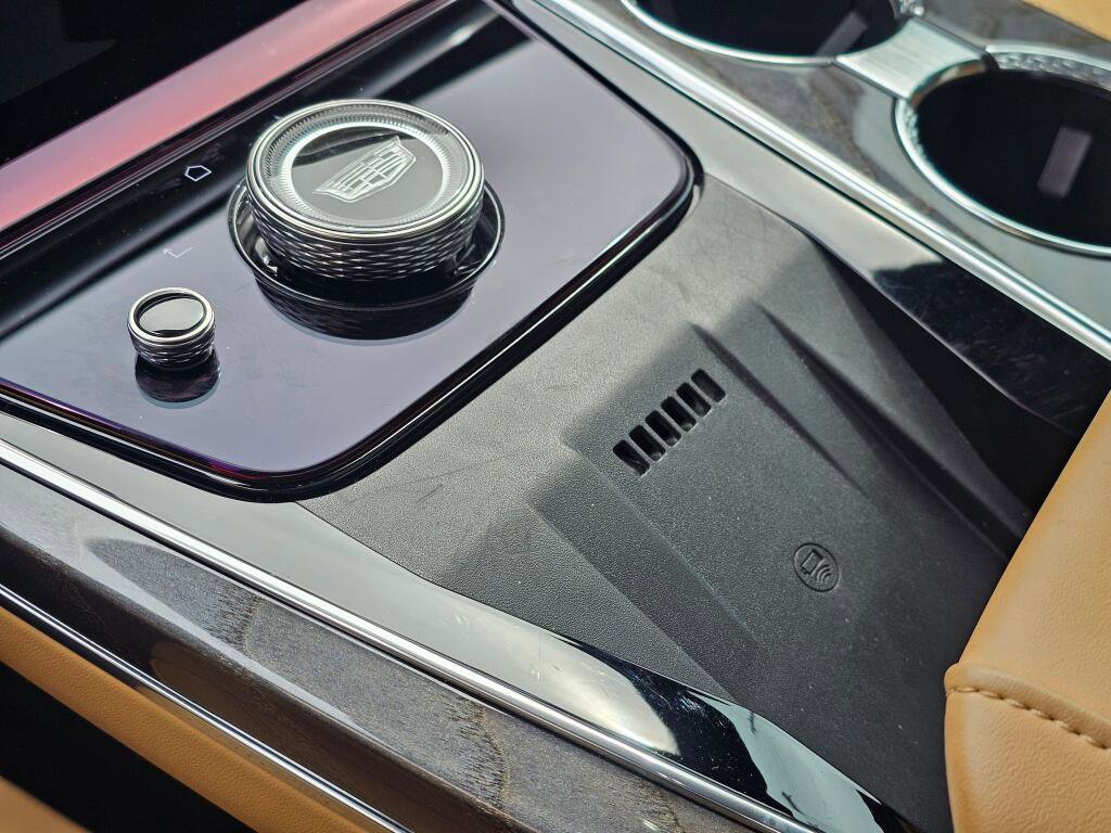 Used 2025 Cadillac Escalade IQ Luxury 2 image 39