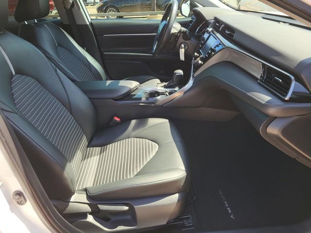 Used 2020 Toyota Camry SE w/ Carpet Mat Package image 8