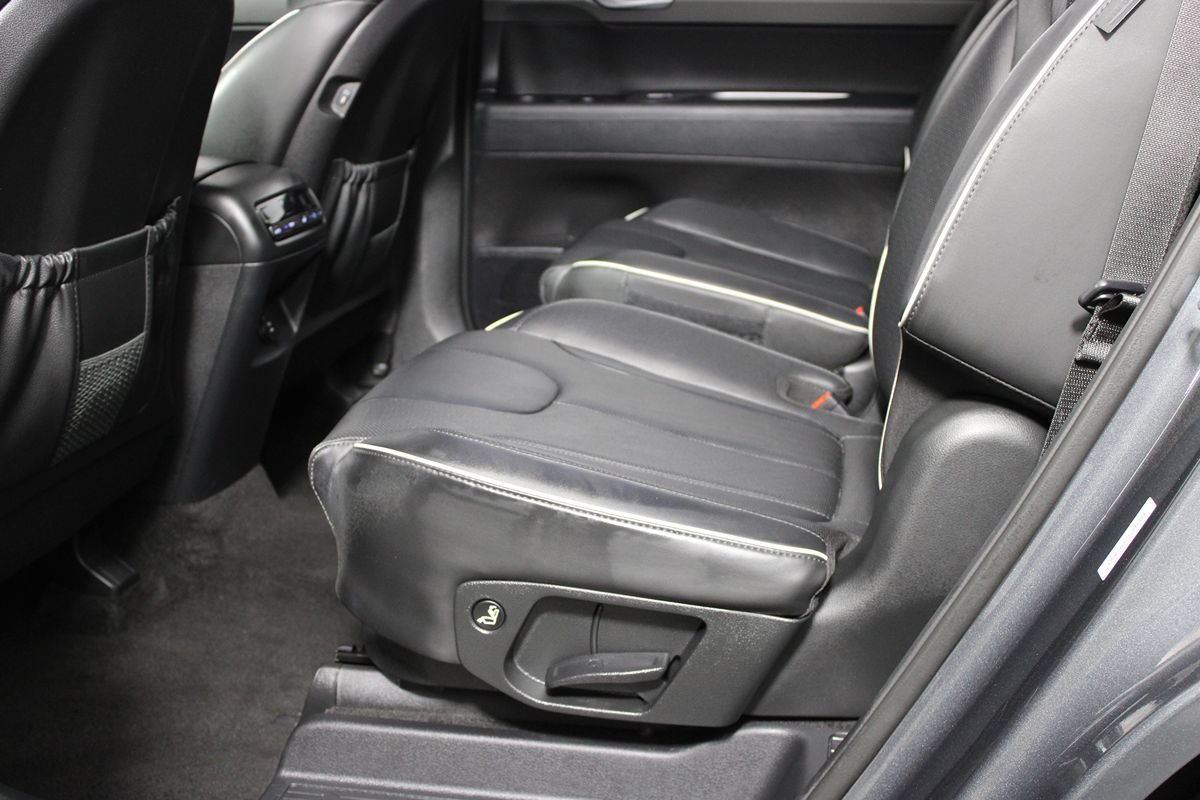 Used 2025 Hyundai Palisade SEL FWD image 28