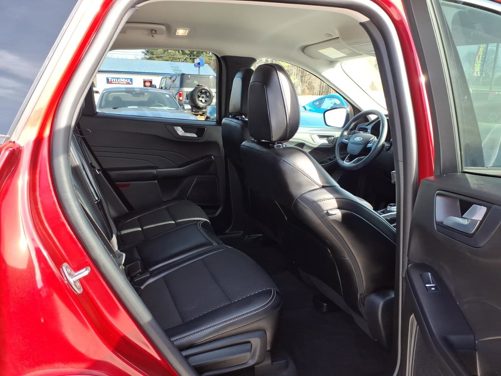 Used 2024 Ford Escape SE image 9