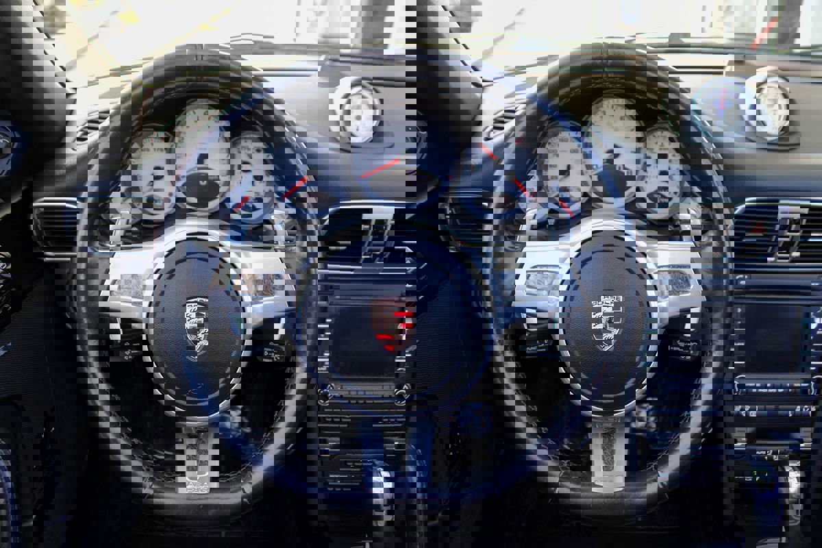 Used 2011 Porsche 911 Carrera 4S image 26