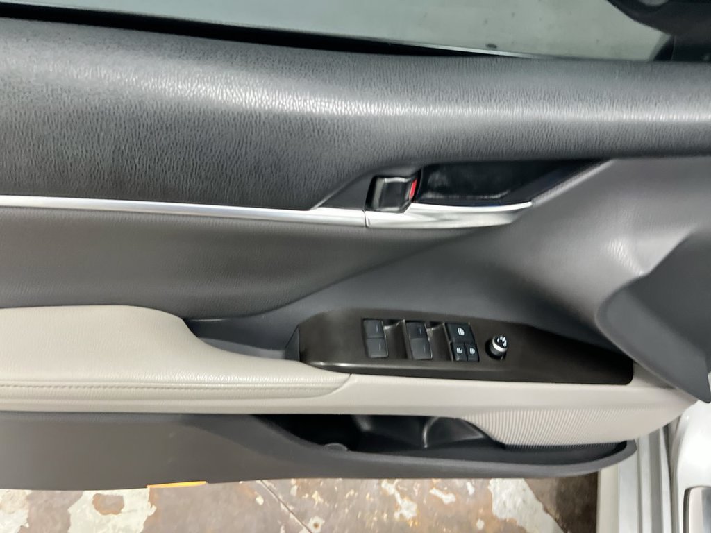 Used 2021 Toyota Camry XLE w/ Navigation Upgrade Package FWD image 22