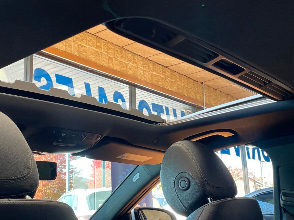 Used 2017 Mercedes-Benz E 300 4MATIC image 24