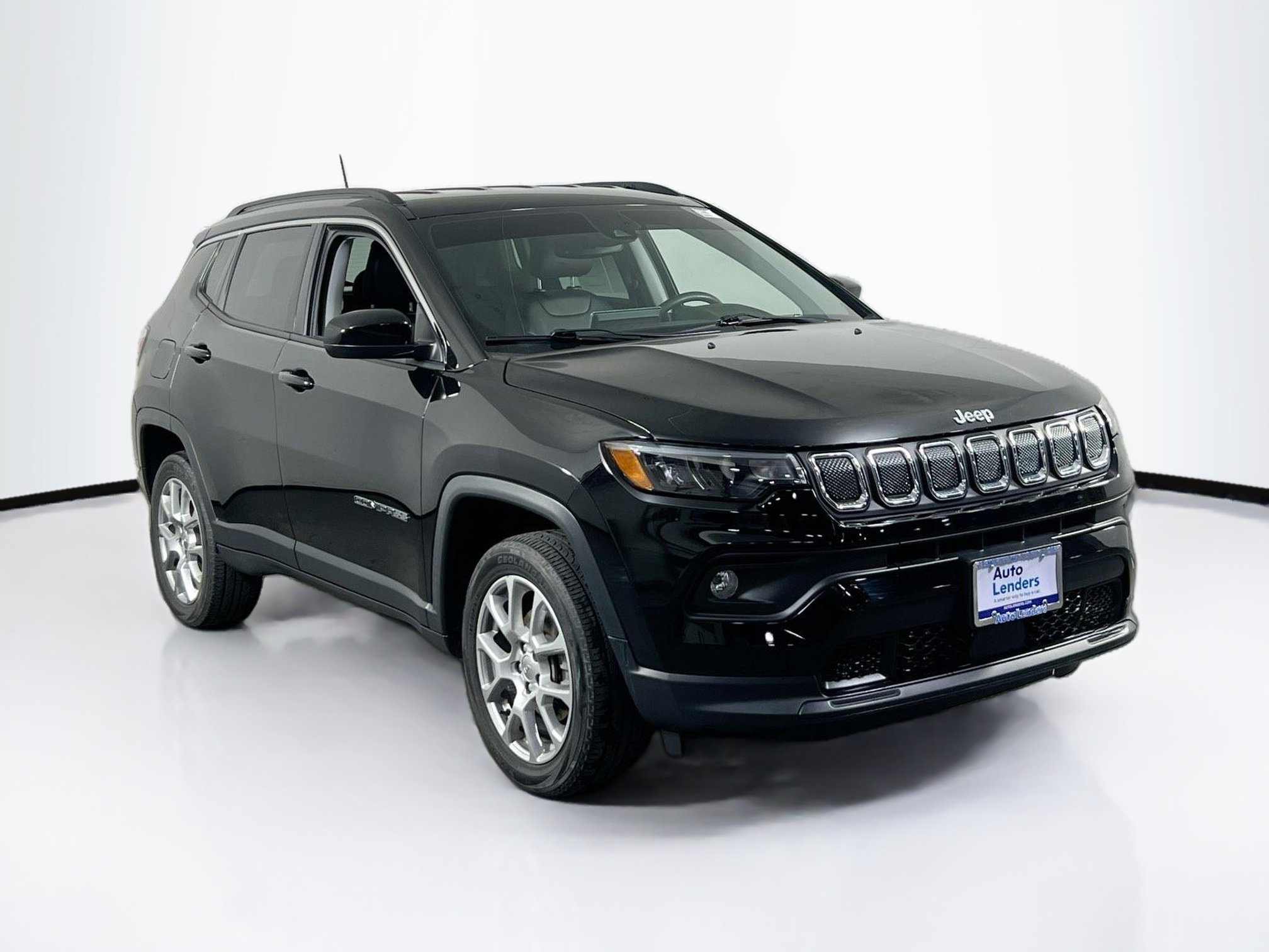 Used 2022 Jeep Compass Latitude image 3