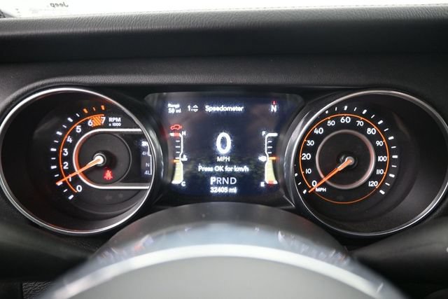 Used 2022 Jeep Wrangler Unlimited Sahara w/ LED Lighting Group AWD/4WD image 10