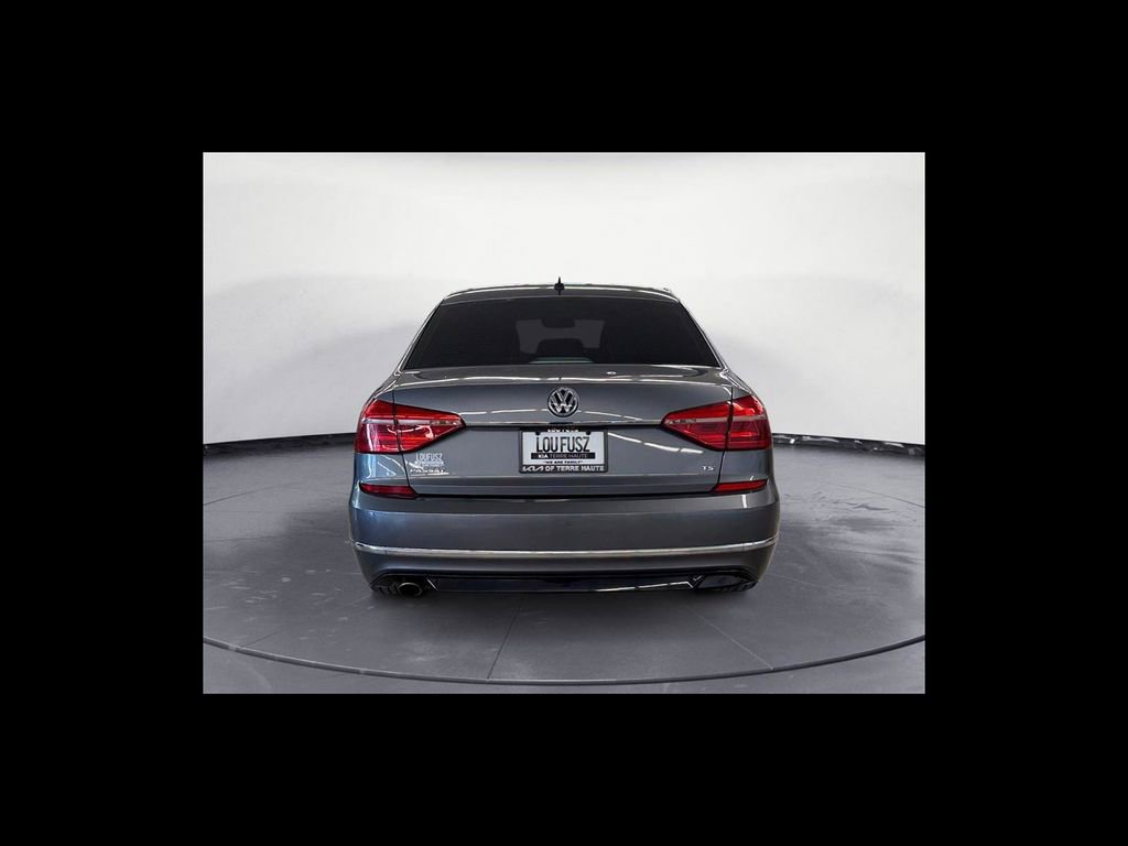 Used 2016 Volkswagen Passat 1.8T R-Line FWD image 5