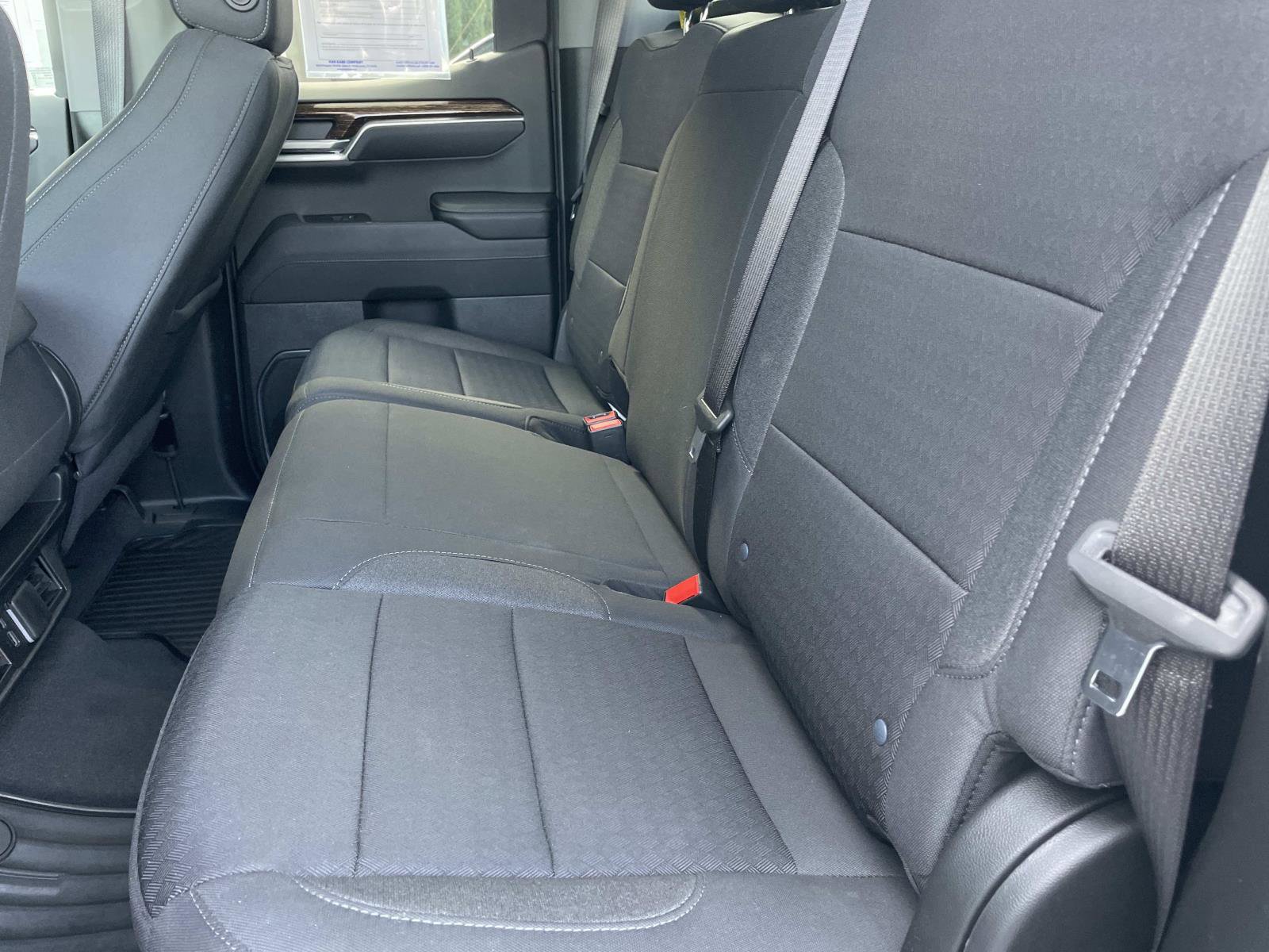 Used 2025 GMC Sierra 1500 SLE w/ Preferred Package image 28