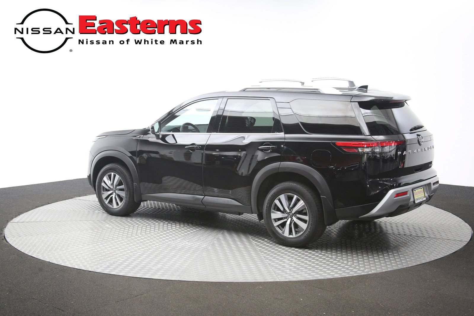 Used 2023 Nissan Pathfinder SL AWD/4WD image 63