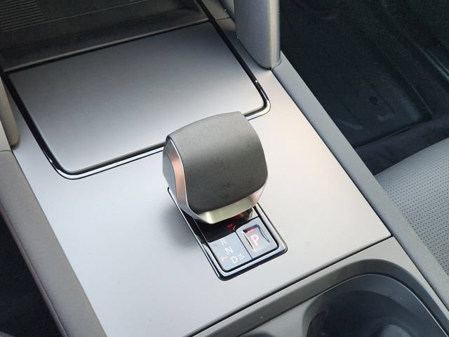 New 2026 Land Rover Discovery Sport Landmark AWD/4WD image 19