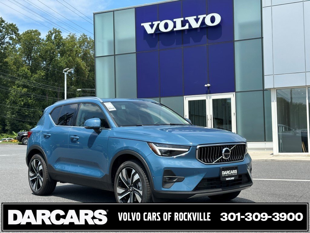 New 2025 Volvo XC40 B5 Ultra w/ Climate Package