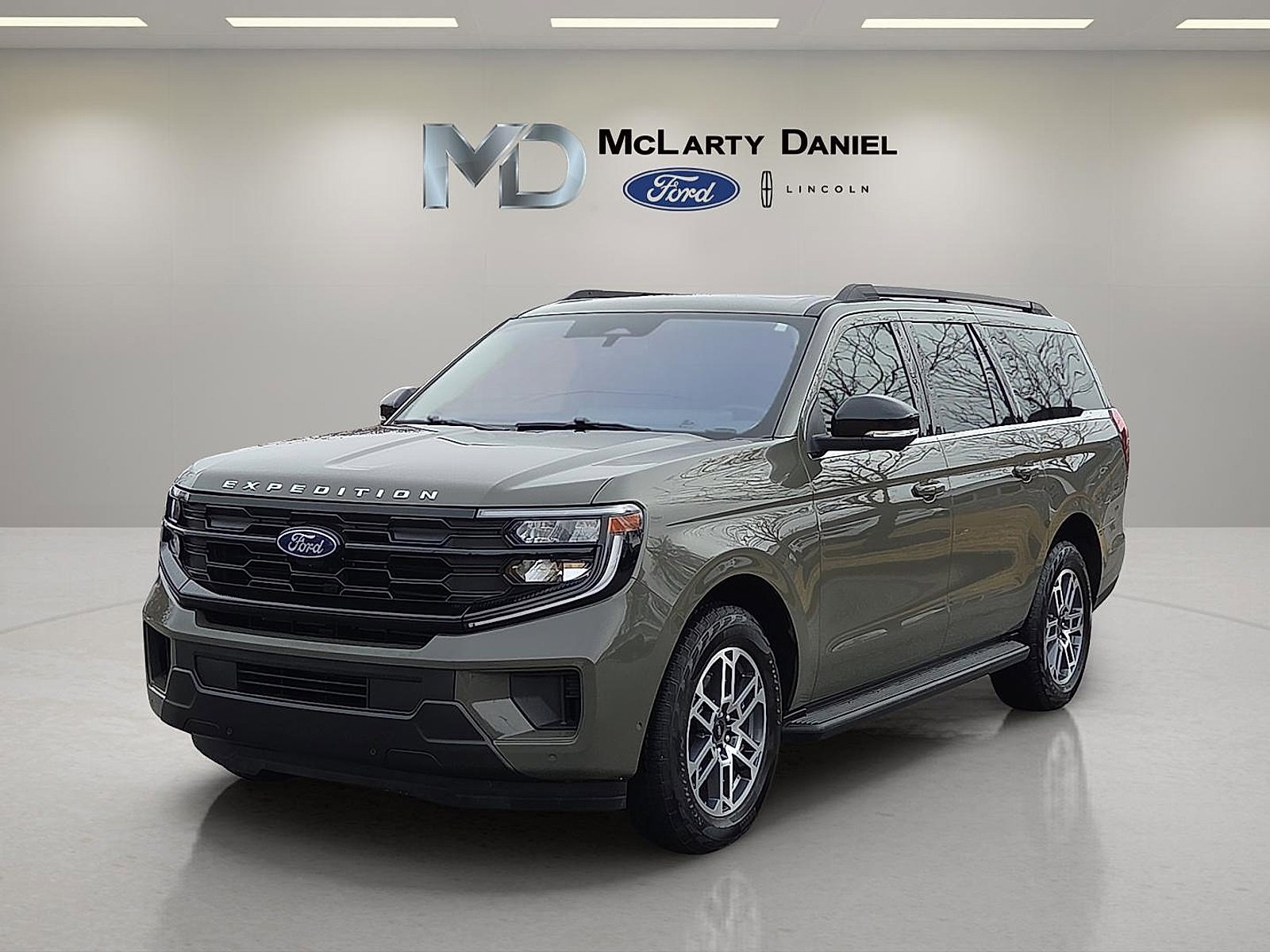 Used 2025 Ford Expedition Max Active image 2