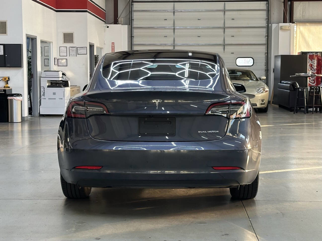 Used 2022 Tesla Model 3 Long Range image 3