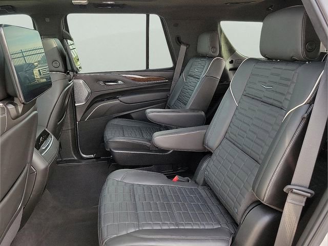 Used 2024 Cadillac Escalade Sport Platinum w/ LPO, ONYX Package AWD/4WD image 15