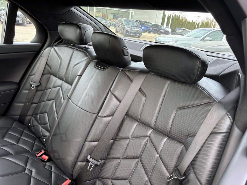 Used 2024 BMW 760i xDrive w/ Executive Package image 26