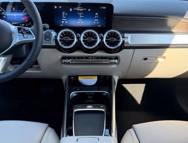 New 2026 Mercedes-Benz GLB 250 4MATIC image 14