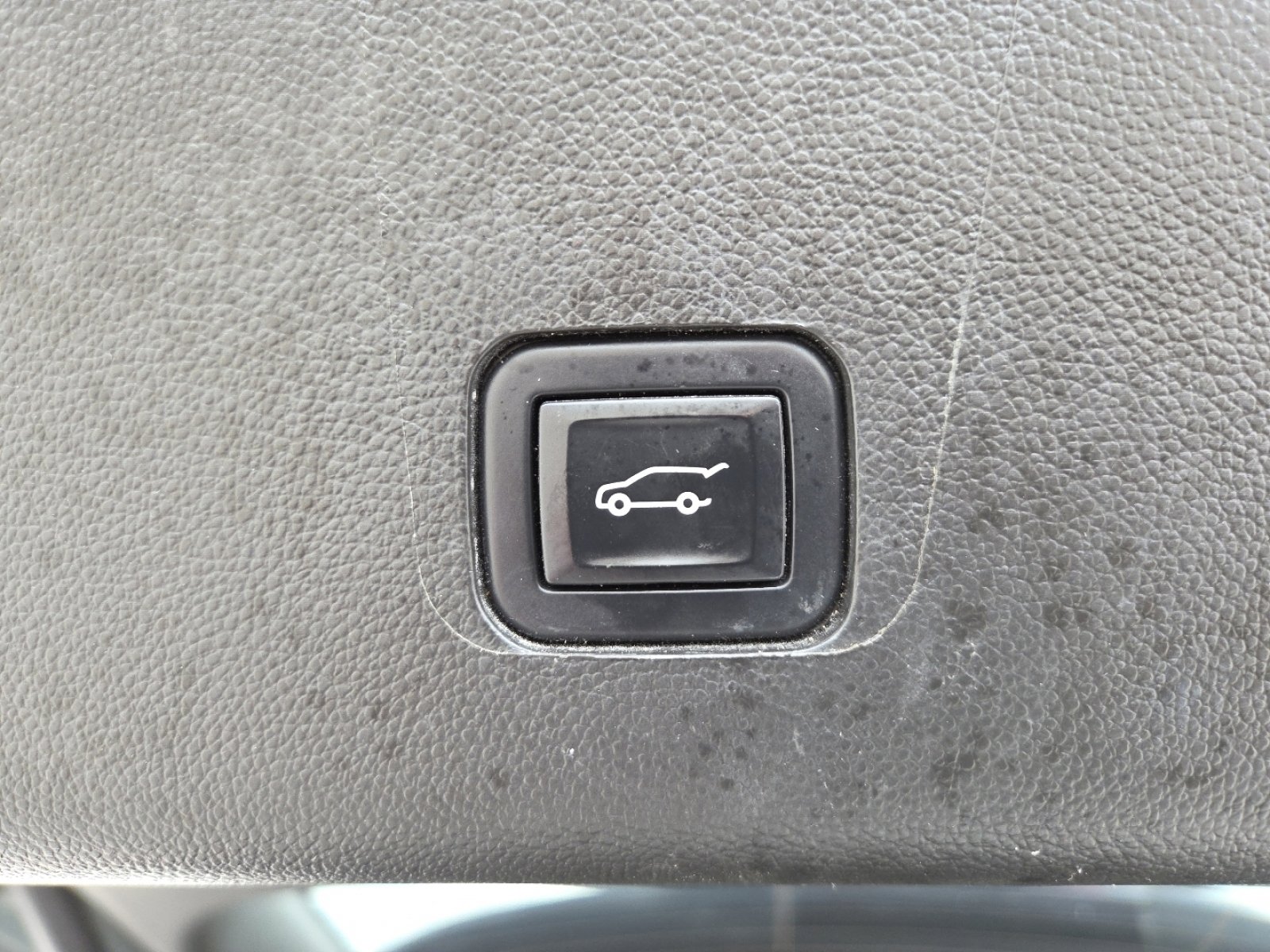 Used 2023 Chevrolet Traverse LT FWD image 20