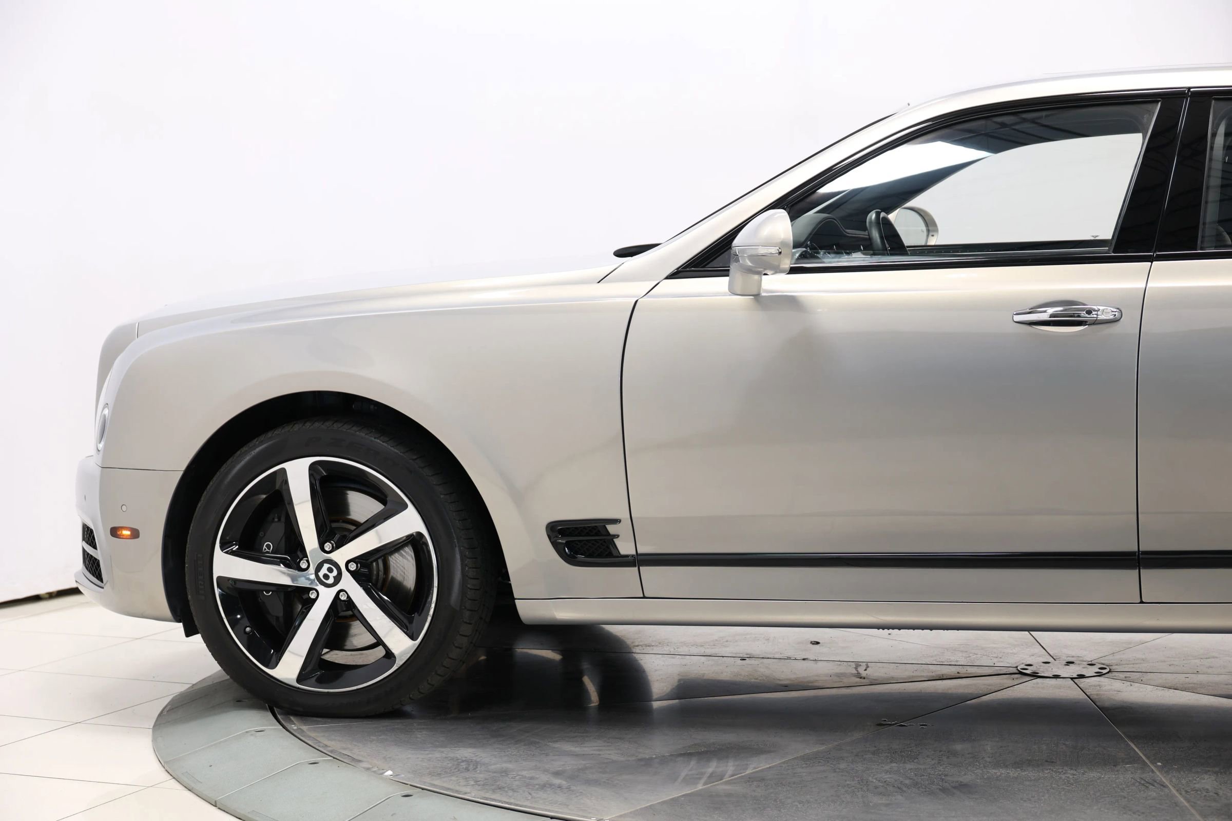 Used 2018 Bentley Mulsanne image 8
