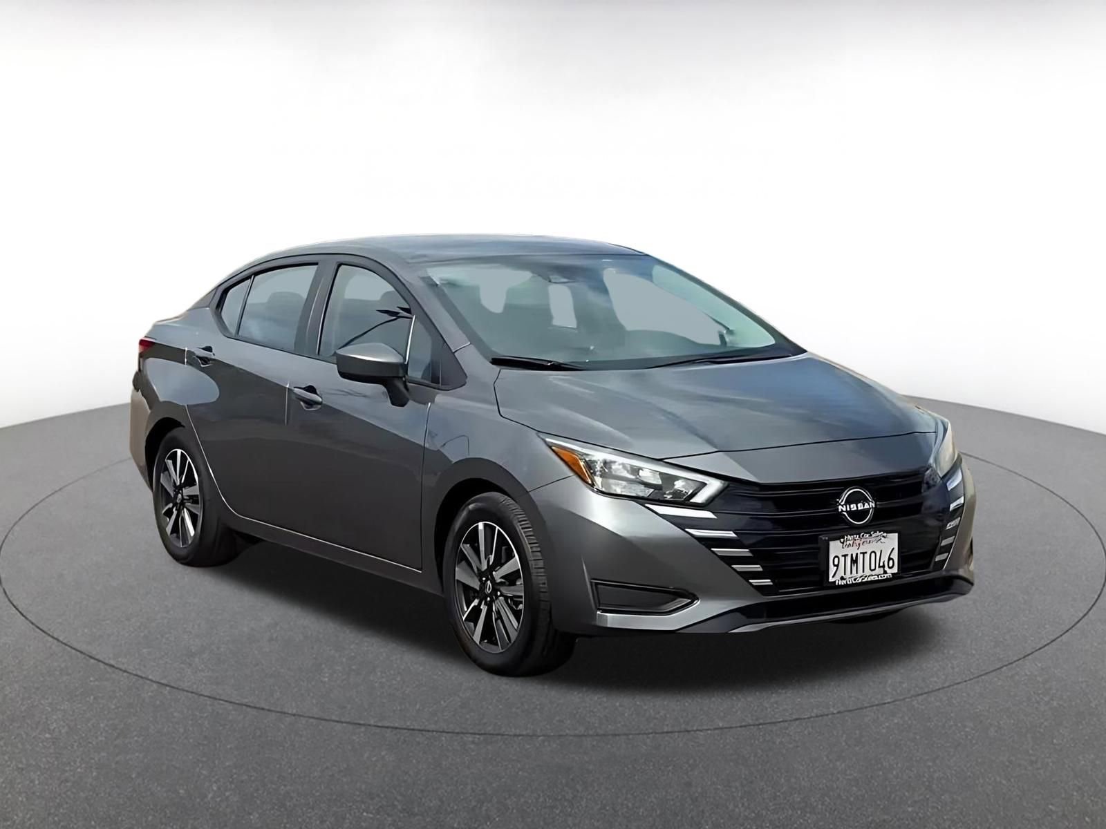 Used 2025 Nissan Versa SV image 2