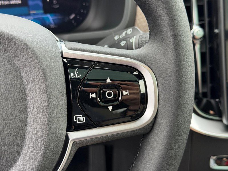 New 2026 Volvo XC90 B5 Core AWD/4WD image 14