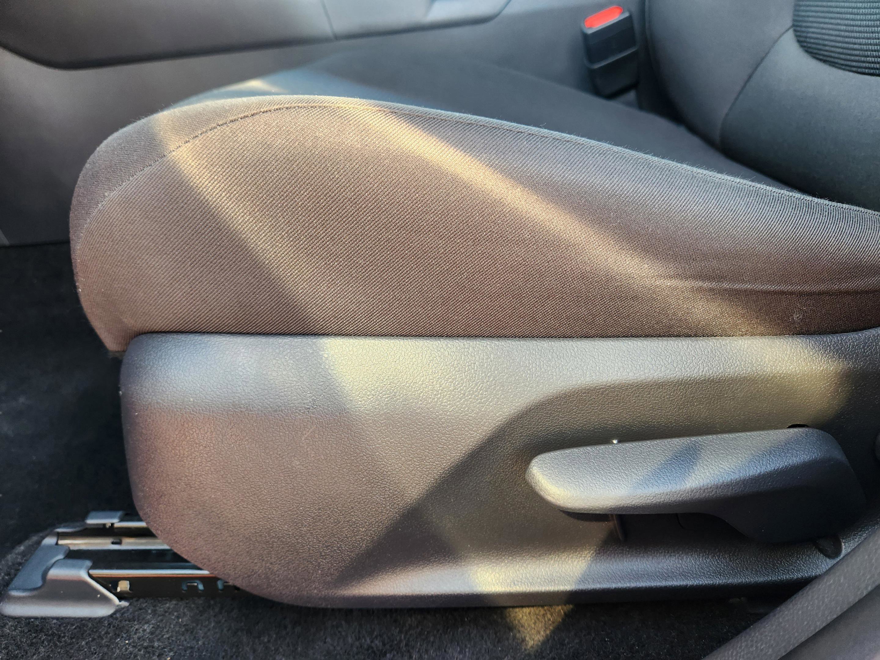 Used 2025 Toyota RAV4 LE image 21