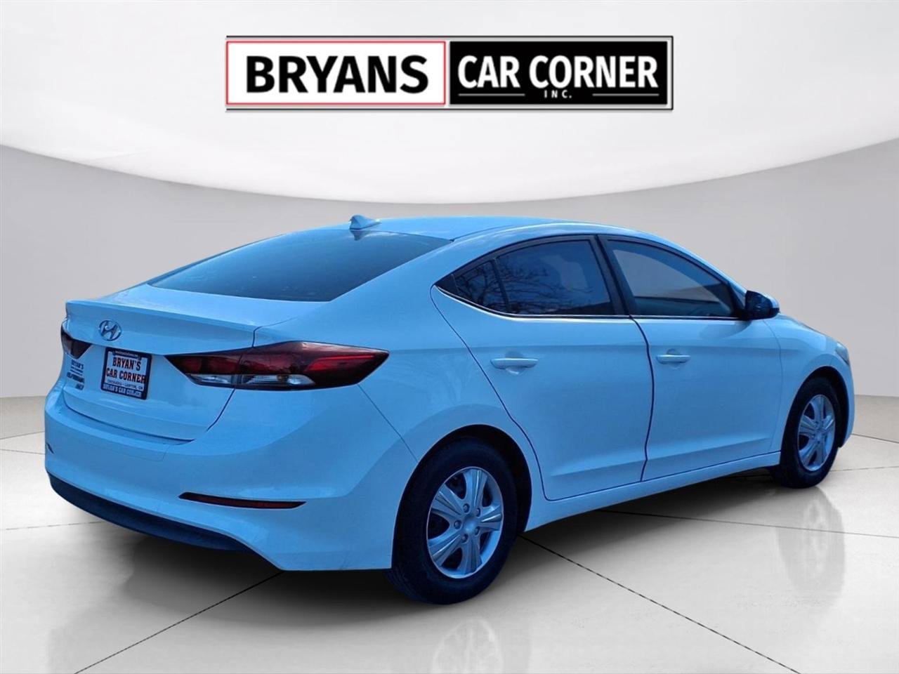 Used 2017 Hyundai Elantra SE image 18