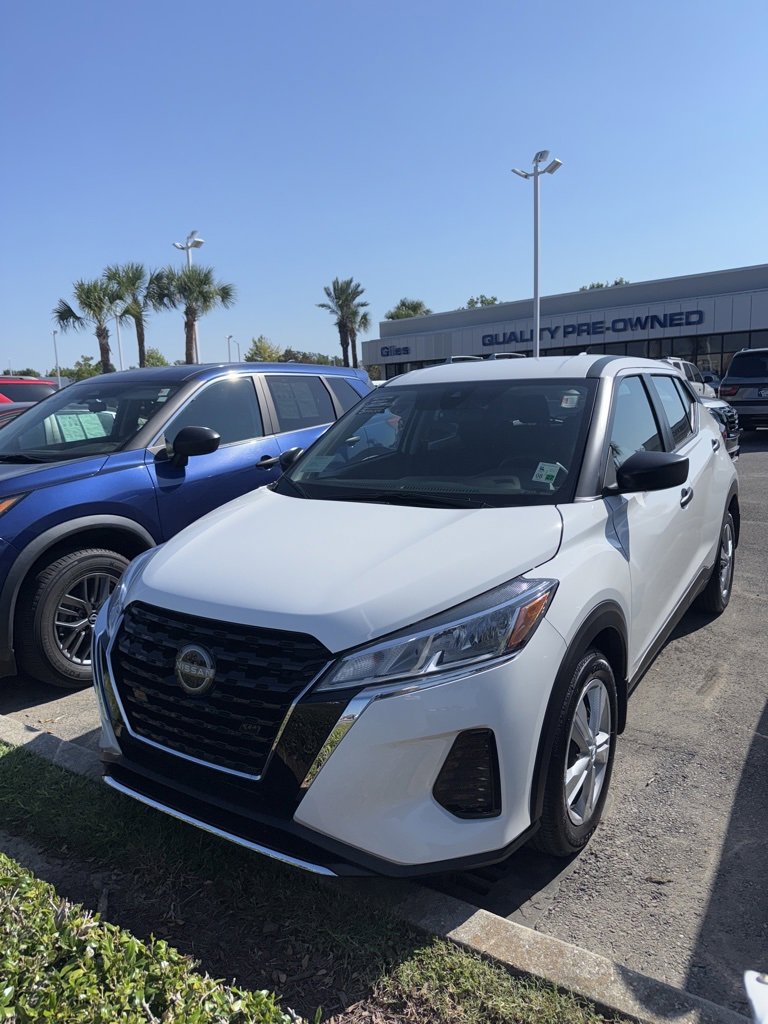 Used 2025 Nissan Kicks Play S