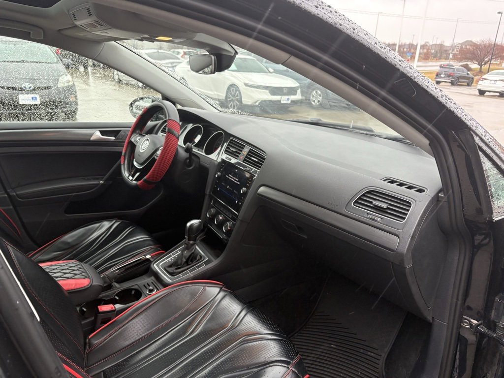 Used 2019 Volkswagen Golf SE w/ Driver Assistance Package image 23