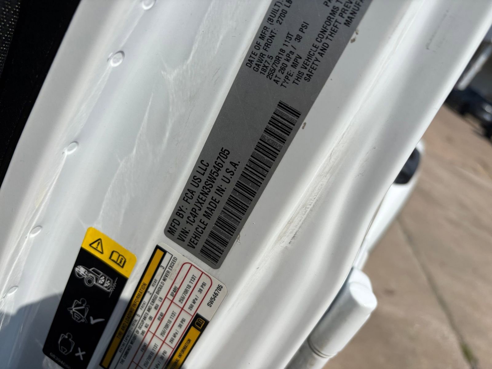 Used 2025 Jeep Wrangler Sahara image 27